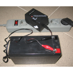 4-0612 Зарядное устройство к аккумулятору c контроллером и защитой